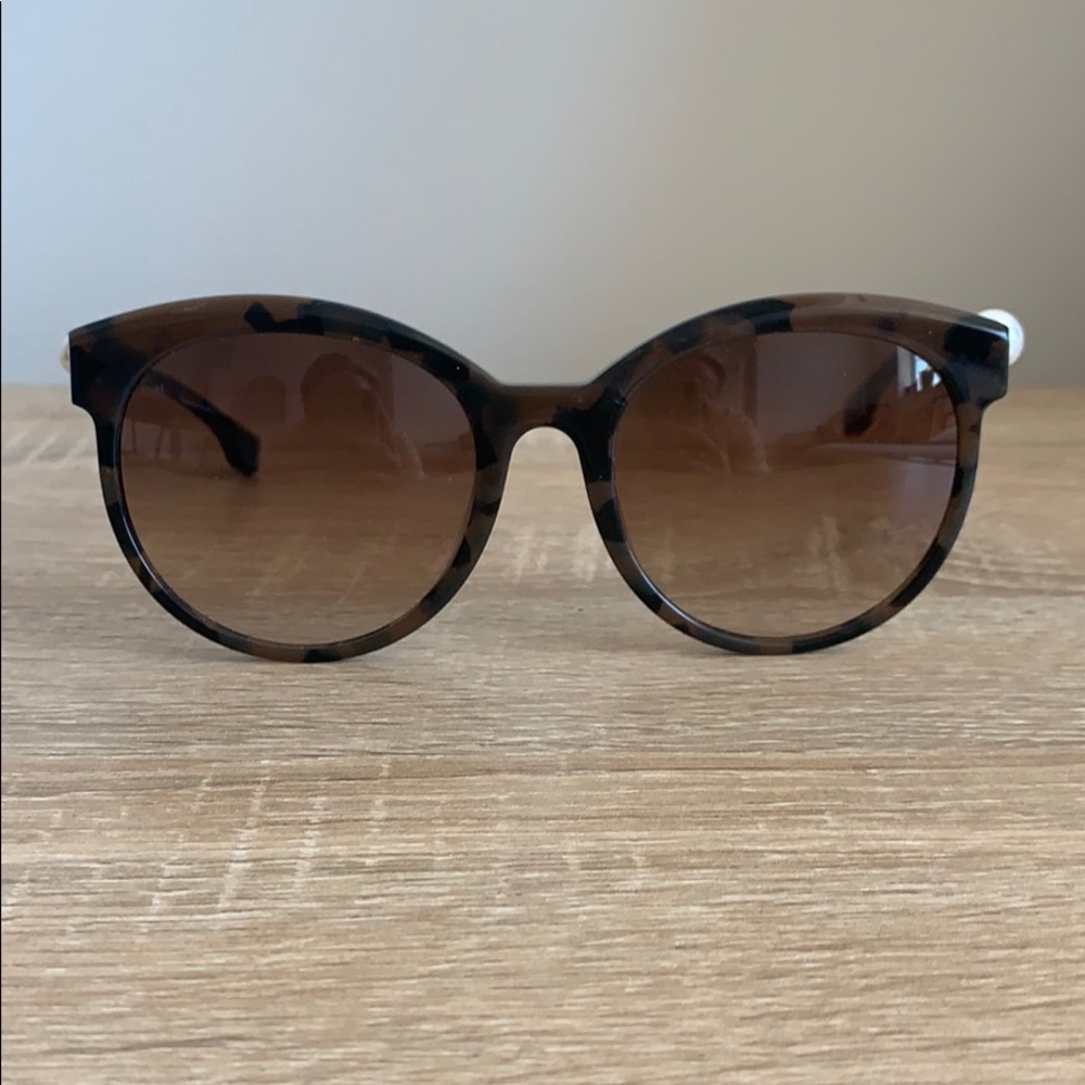 Tortoise sunglasses with pearl detail